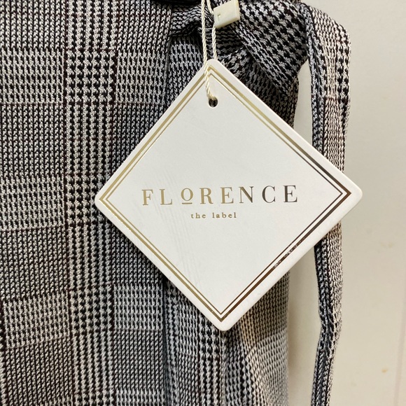 NWT LF mini wrap skirt - Picture 3 of 6